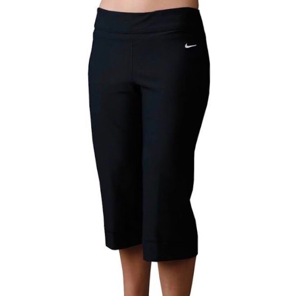 Nike Pants - 🛍Black Nike Dri-Fit Capris